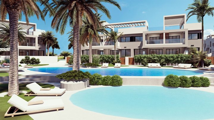 Erdgeschoss-Wohnungen mit 2 Schlafzimmern, 2 Bädern, 2 Terrassen, optionalem Tiefgaragenstellplatz und Gemeinschaftspool