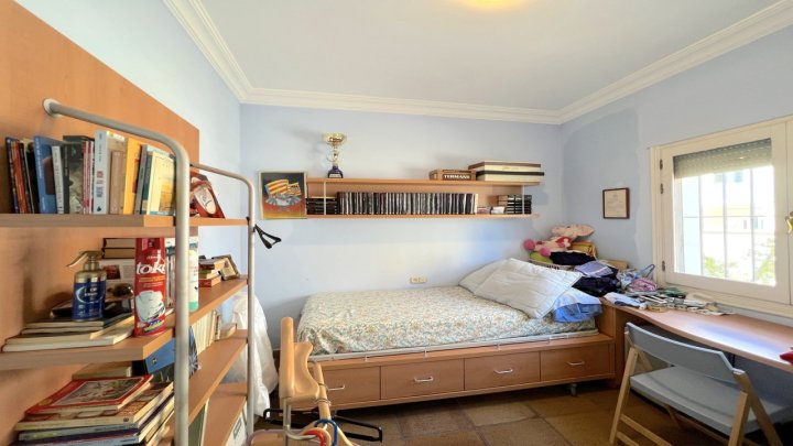 4 Schlafzimmer Villa mit XXL großer Sonnenterasse, großer Pool, BBQ-Haus mit einer Sommerküche, Garten mit Obstbäumen