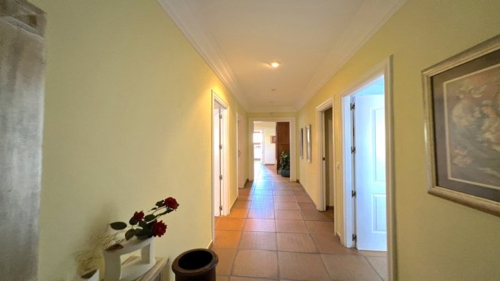 4 Schlafzimmer Villa mit XXL großer Sonnenterasse, großer Pool, BBQ-Haus mit einer Sommerküche, Garten mit Obstbäumen